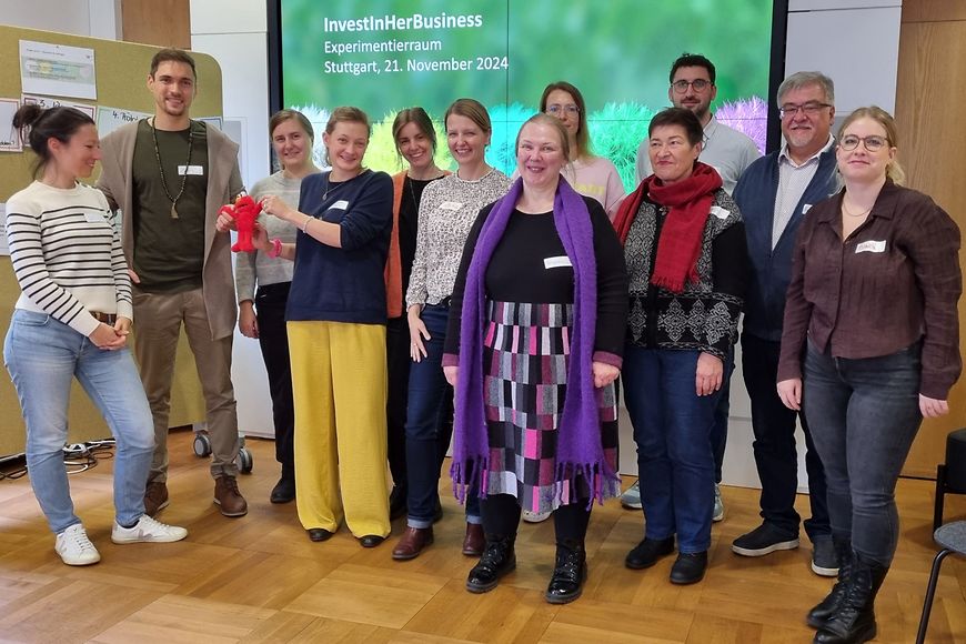 Teilnehmende des Designsprints zu InvestInHerBusiness