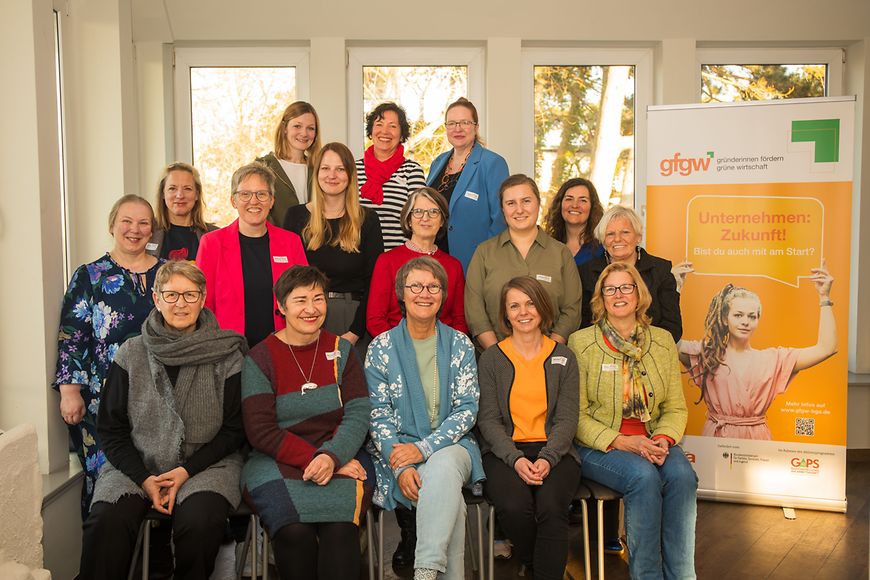 Gruppenbild des 5. Round Tables im Projekt "Gründerinnen fördern grüne Wirtschaft"